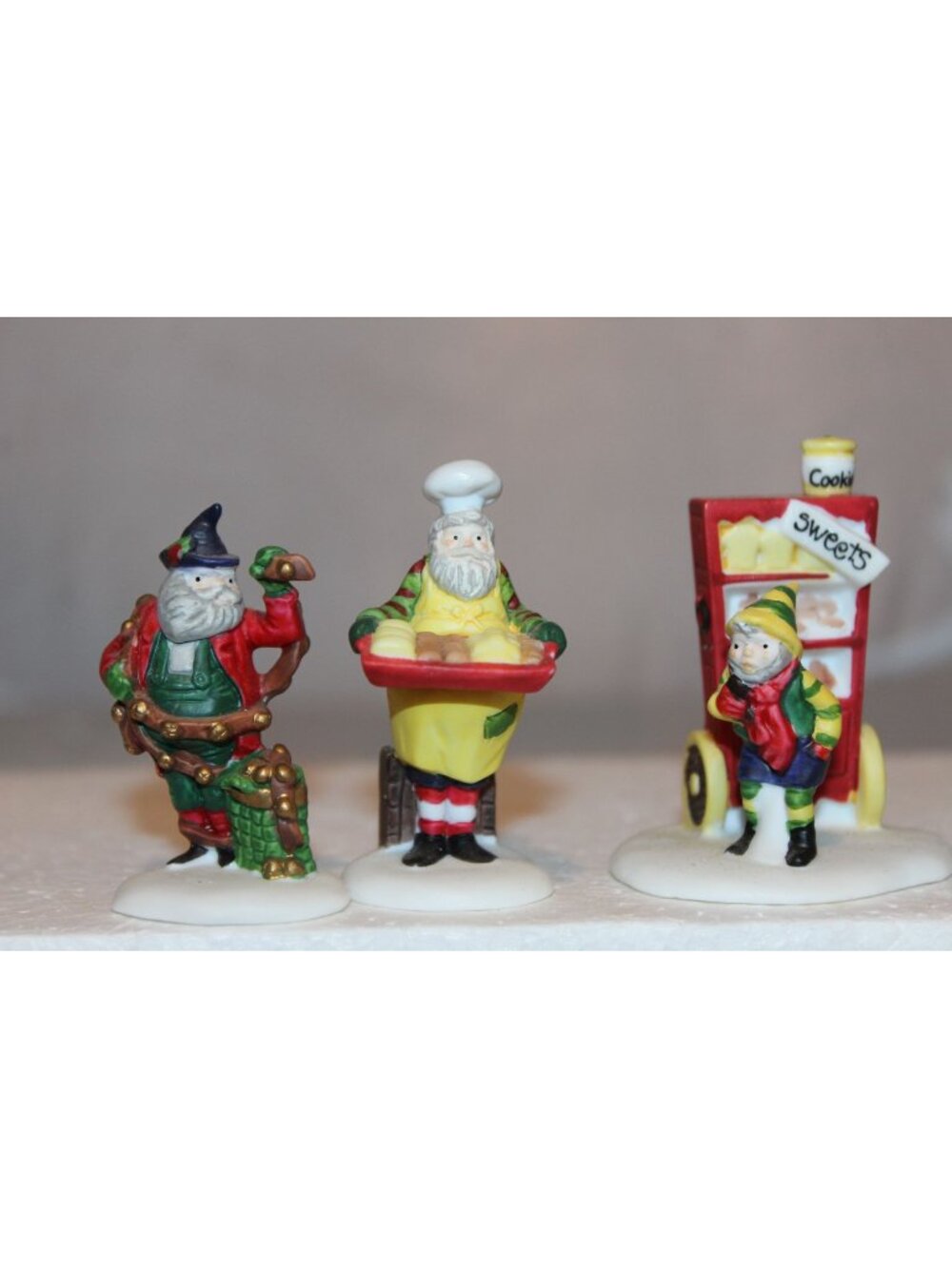 Dept 56 North Pole - Baker Elves